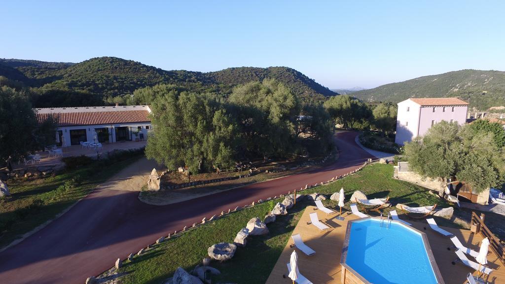 Liscia Country Relais Hostal Sant'Antonio di Gallura Exterior foto